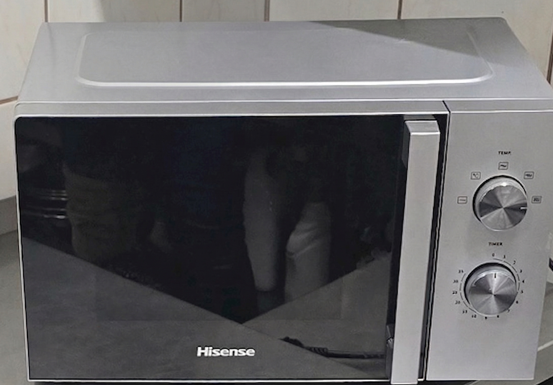 Kuchenka mikrofalowa Hisense